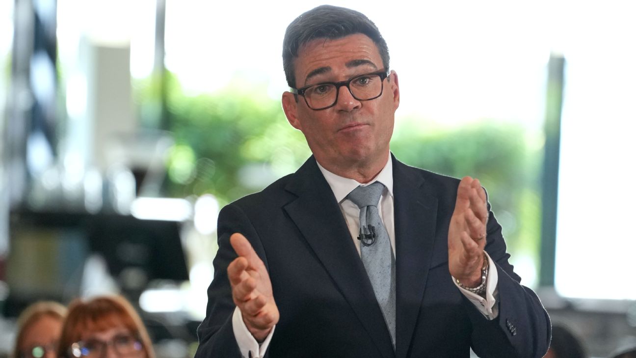 英国首相伯纳姆要求因凡蒂诺辞职,反对出售世界杯股份